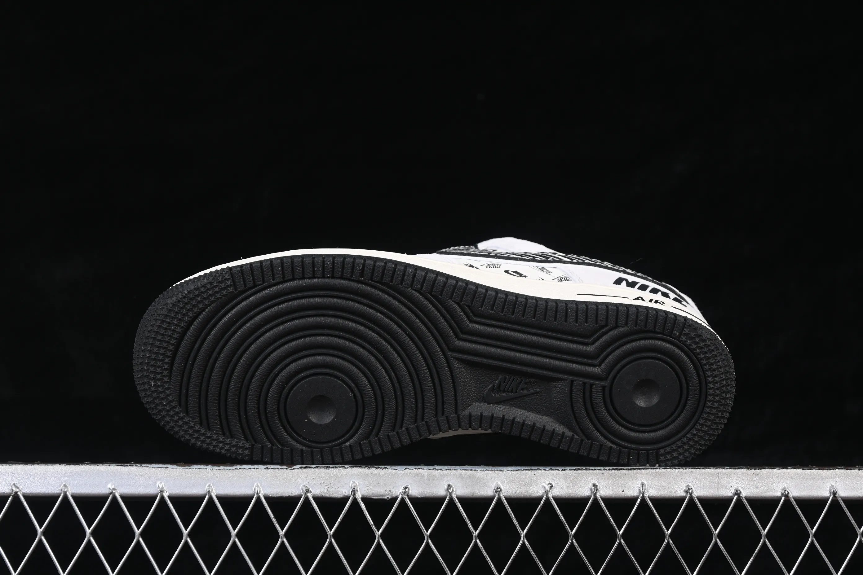 All categories Nk Air Force 1 Air Force series Nk Air Force 1 Low Air Force low-top Nike Air Force 1'07 Low Mi Heizhuba leather Air Force 1 low-top casual sneakers JP8028-068